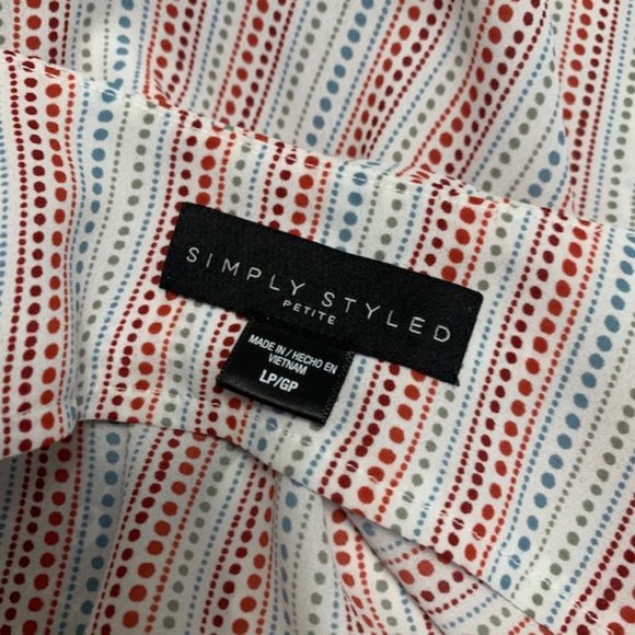 Simply Styled Blouse W/ Front Ruffle Size LP - Picture 9 of 9